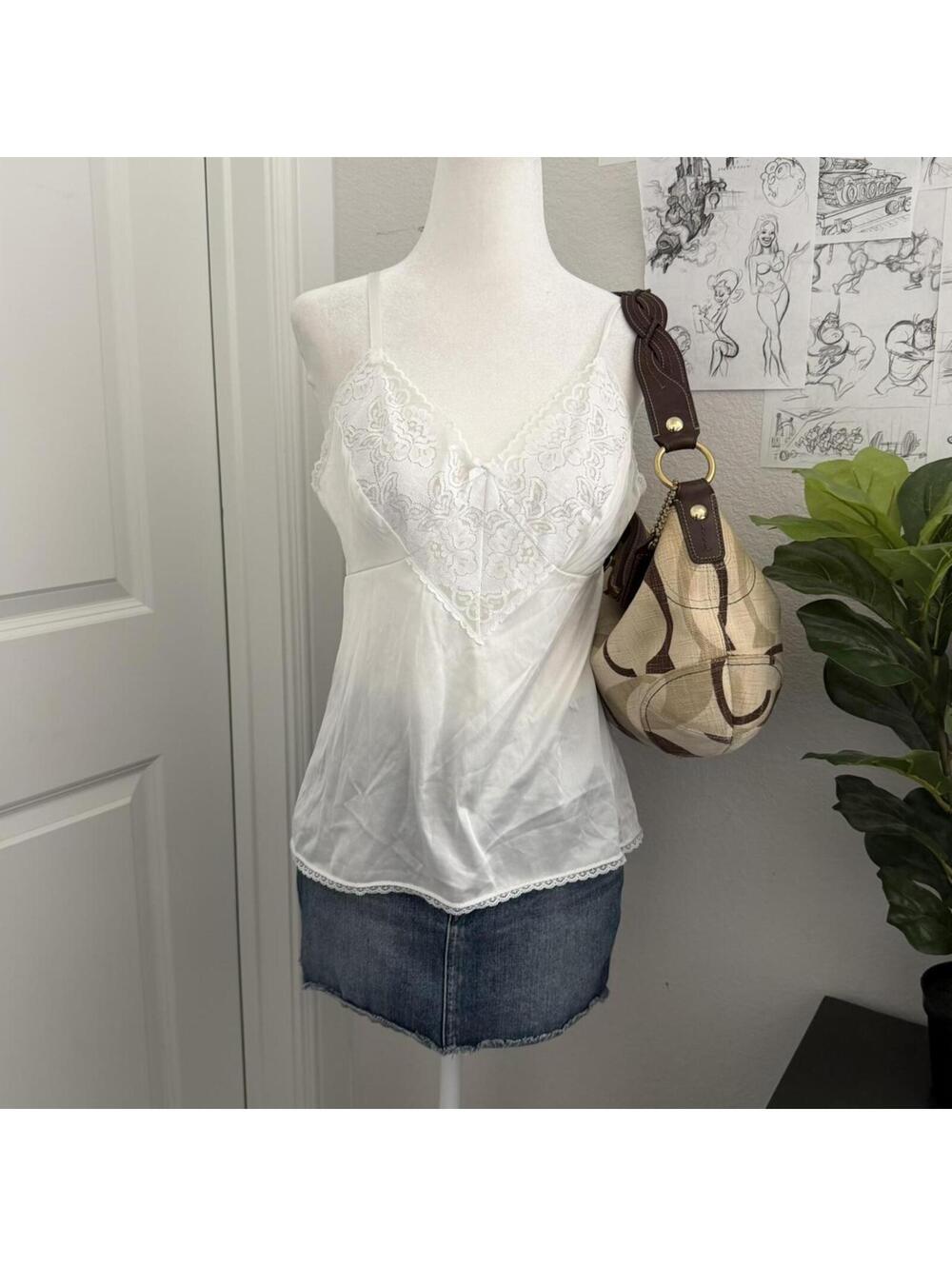 Vanity Fair lace tank top